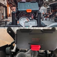 حامل دراجة نارية • شاحن لاسلكي ١٥ واط • مقاوم للماء IP67