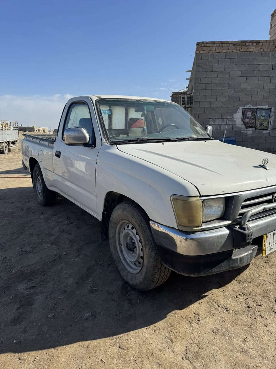 سلام عليكم بيكب للبيع مديل 2001جديده سياره ***********
