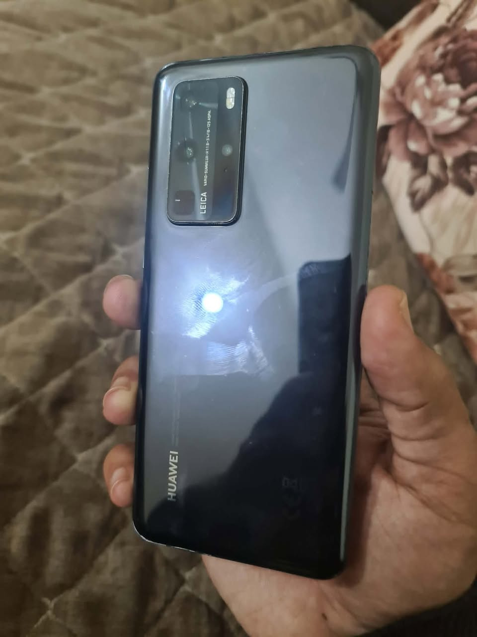 HUAWEI P40 Pro
ذاكره 256
الرام 8
شحنه شرط يومين يطول 
جهاز كل عيب مابي شرط تاخذه 
فقط فطر باللمس مامئثر عليه ابد 
سعره 180وبي مجال قليل ويرهم مراوس حسب القناعه ***********
