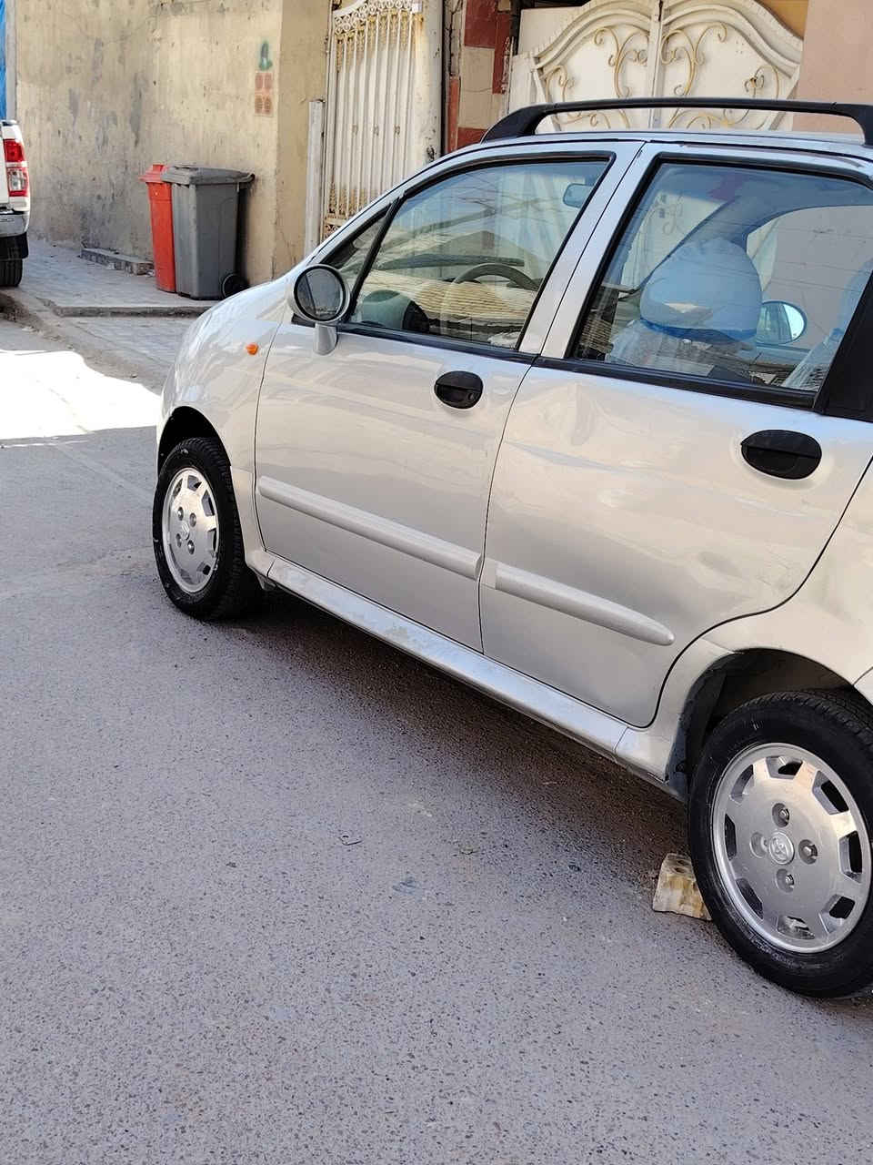 سلام عليكم
للبيع كيو كيو رقم بغداد مميز  تحويل مباشر جديده حيل بعدهي بوضع شركة اخت زيرو موديل 2011 

جاهزه وحلوة السعر 30 وبيها مجال مكاني بغداد
صدر أمامي خلفي جديد تخم تاير جديد 
سياره اي نقص مابيهة يعني من اكول حلوة حيل 
كد كلمتي

تبريد شغال سنتر لك شغال كير محرك  4 سلندر  كلشي مابيهن سياره من بعمنى كلمة جديده تري وين ميعجبك كير يخبل اوتوماتيك 

شراي ينتصل ويدلل ***********
