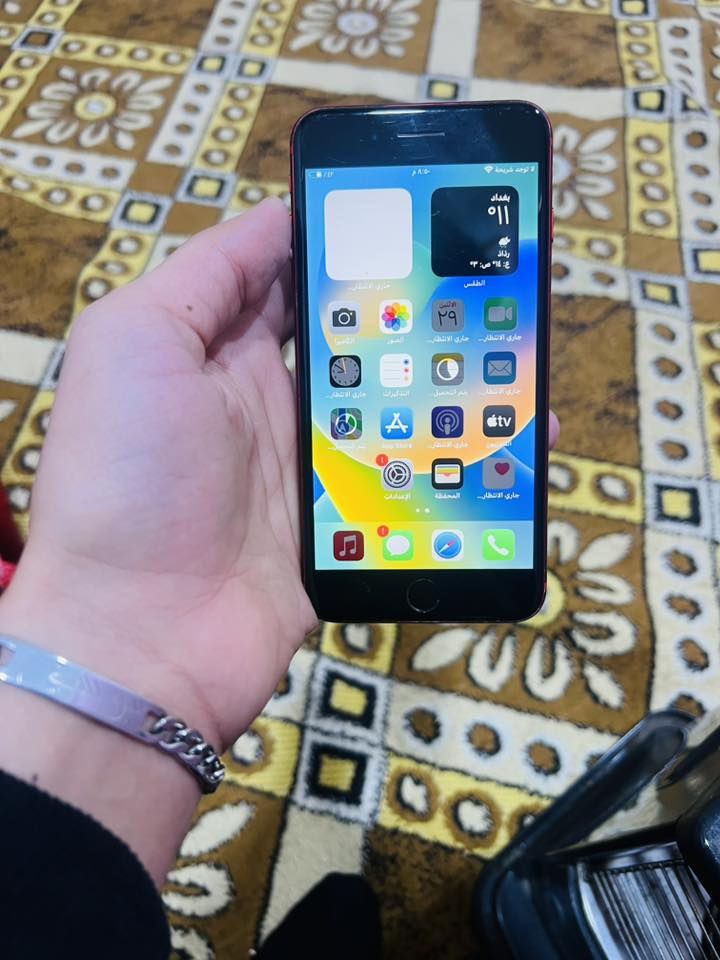 السلام عليكم ايفون 8 بلس ذاكرة 256 مبدل بطارية ضمان شركة وشاشة تفصيخ كل شيء بي شغال شحن لاسلكي فقط زر تنزل الصوت متوقف السعر 120 وبي مجال مكاني كنعان 
الرقم : ***********
