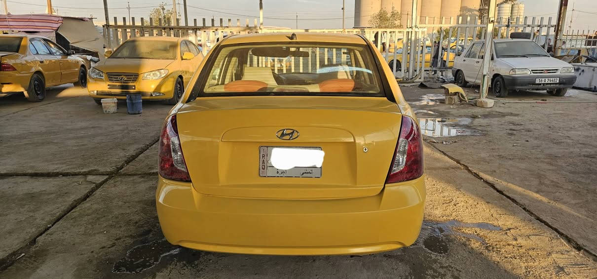 سلام عليكم اكسنت تكسي كير اوتو موديل ٧ جاهزه مكينه وكير حداديه تبريد تخم تاير باتري جاهزه مكينه{1600} صبغه جديده رقم مثنى موجوده بديوانيه سنويه مجدده  السعر ٧٥ وبيهه مجال ما متواجد على الفيس ***********
