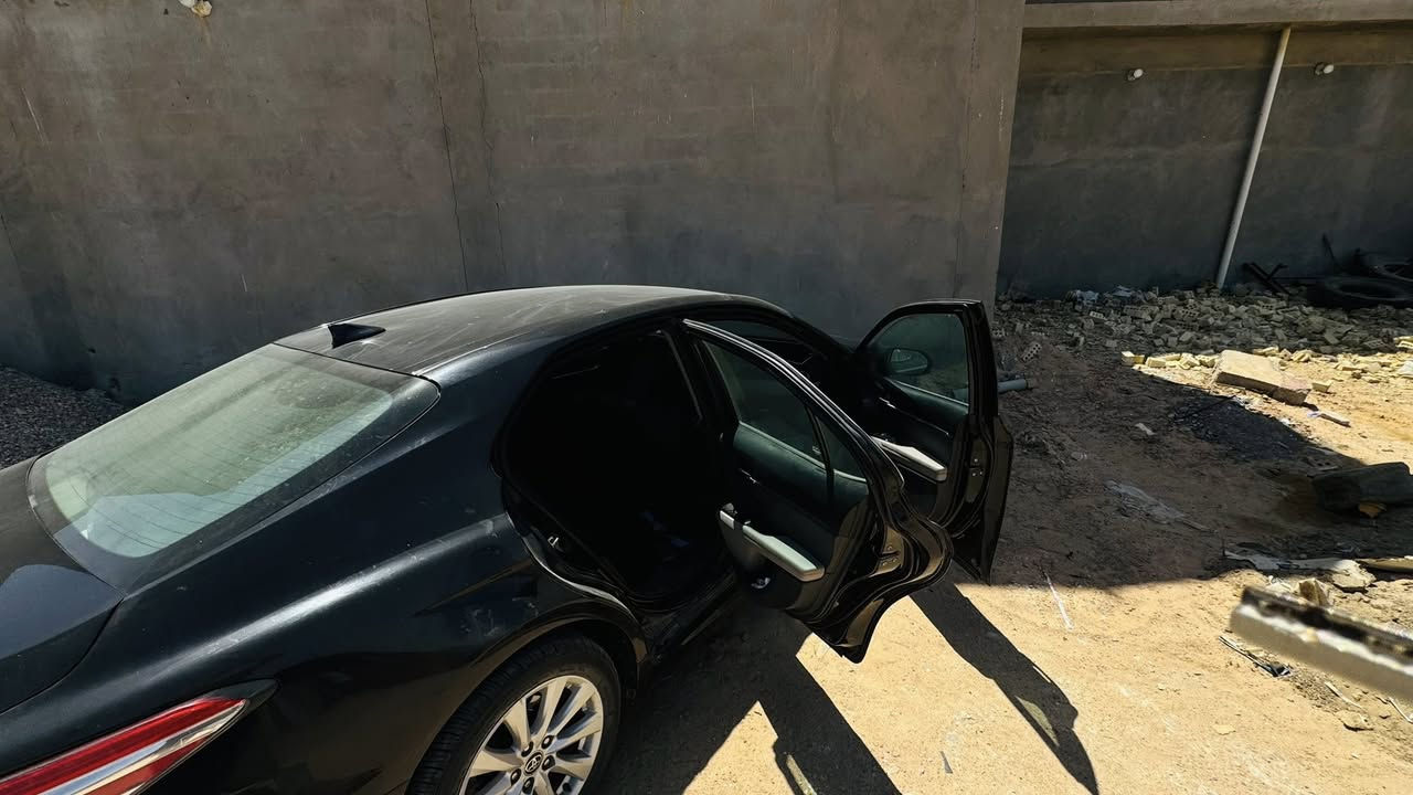 السلام عليكم كامري موديل2020لبيعً السياره خير من الله رقم بغداد وارد امريكي معروضه 155بيه مجال استفسار ***********/***********
