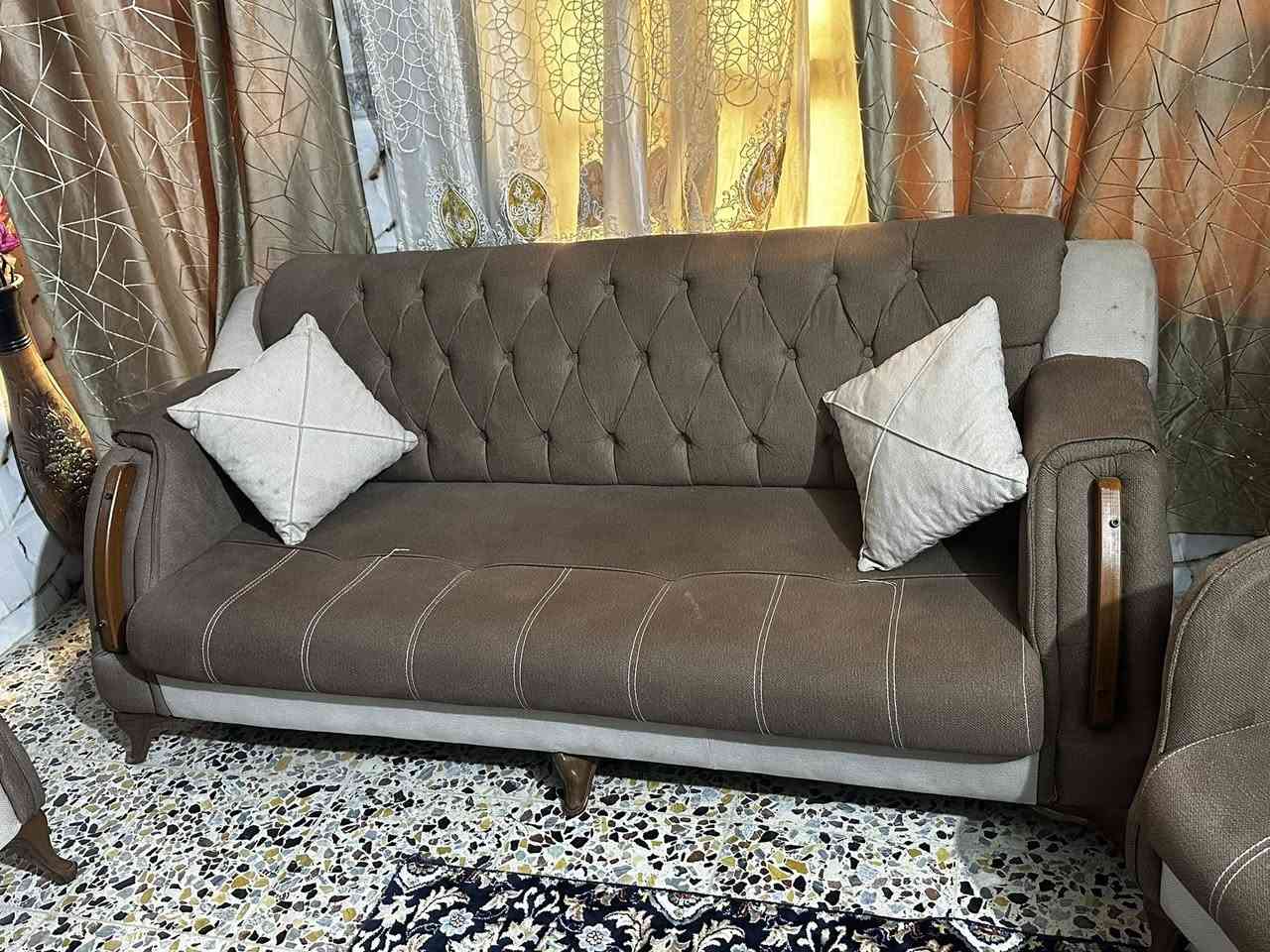 تخم قنفات 5 مقاعد جديد جداً غير مستخدم الا قليل 

السعر ب١٧٥ الف المكان بغداد الشعب 
رقمي للاتصال ***********
