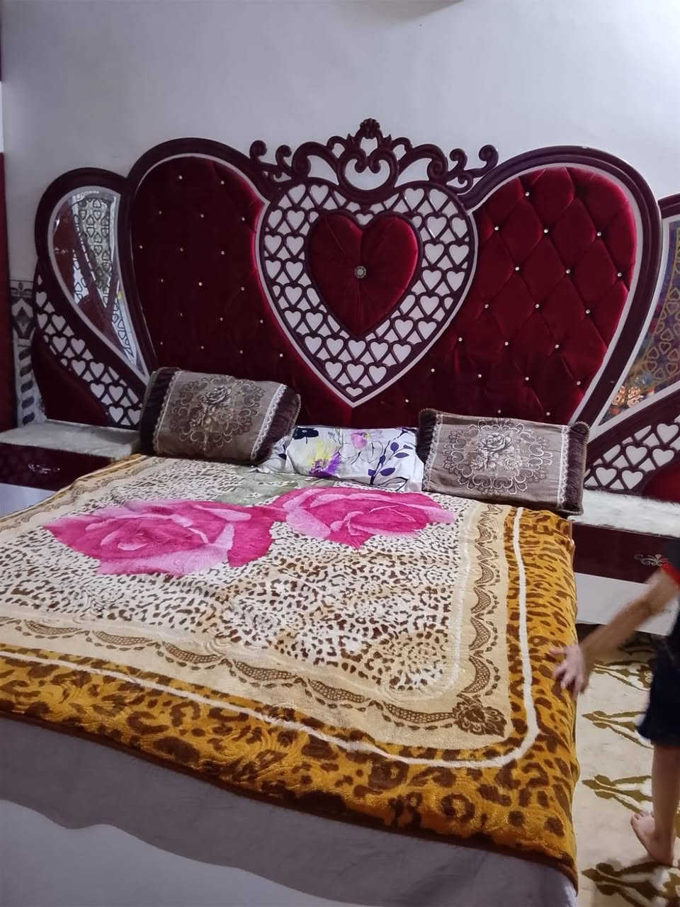 غرفة تركيه نضيفه 9 قطع ضخمه
500 بي مجال قليل حق الكروه مكان ديوانيه


**إذا كنت صاحب هذا الإعلان وتريد حذفه لأي سبب، رجاءا أرسل رسالة إلى الدعم الفني**