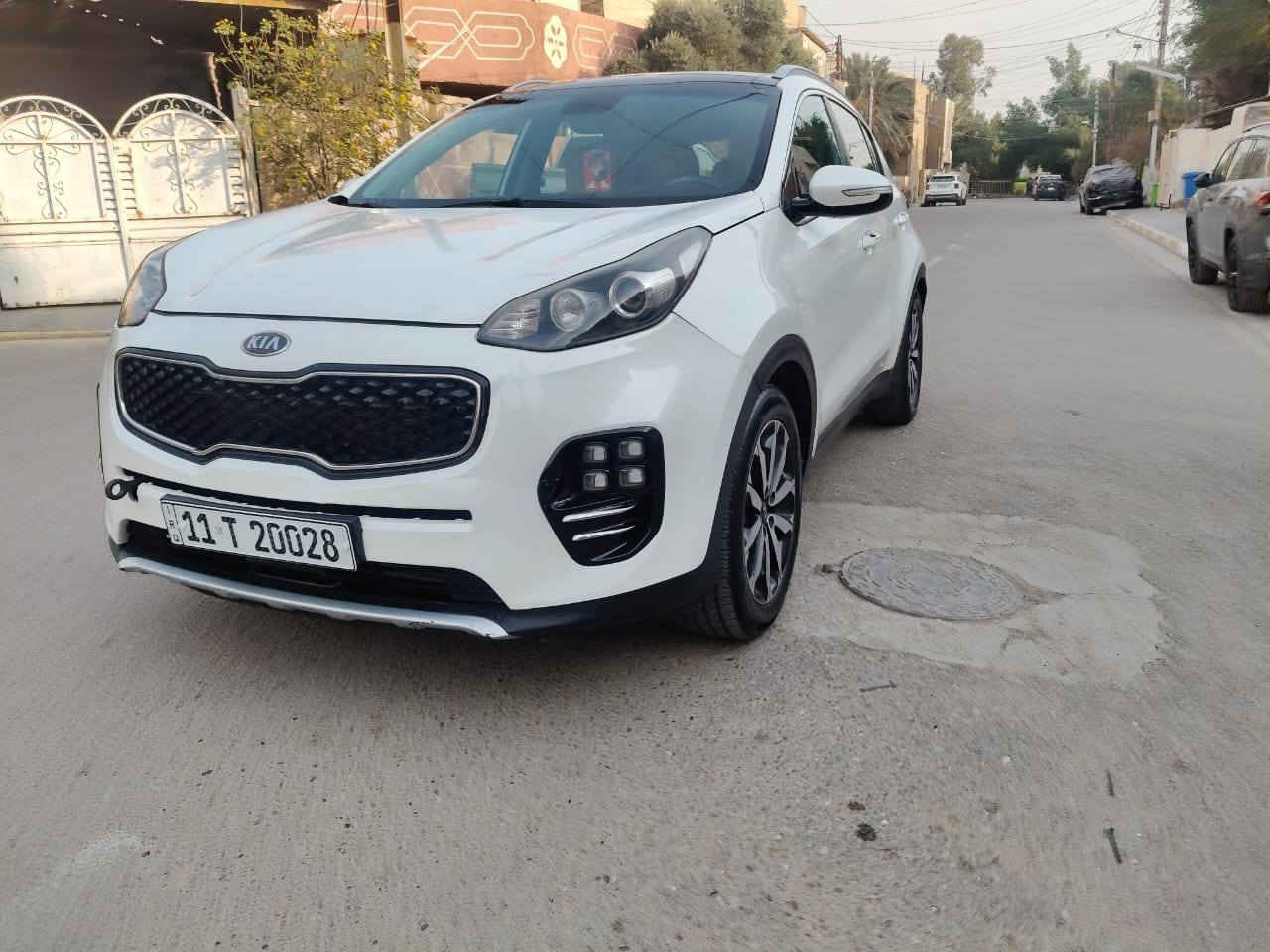 السلام عليكم للبيع
سبورتج 2017 موصفات جيتي
 لاين
وارد امريكي 
فول للخير اعلى فئه
بانوراما
بصمه
بصمه ابواب
كشن كهرباء
جلد
شفتات ستيرن
تحكم ستيرن
شاشه كبيره
مري شفط  
بيها قطعتين تبديل 
وقطعه صبغ
السعر150

العنوان بغداد***********
