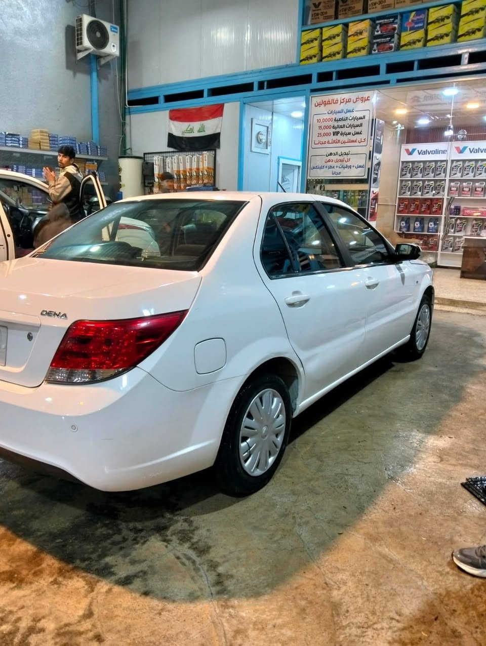 السلام عليكم
سمند دنا موديل 23
مكفولة كير ومحرك وكفالة عامة
تخم تاير جديد عدا طخه بالباب موضحه بالصورة
مكان السيارة بغداد
***********
