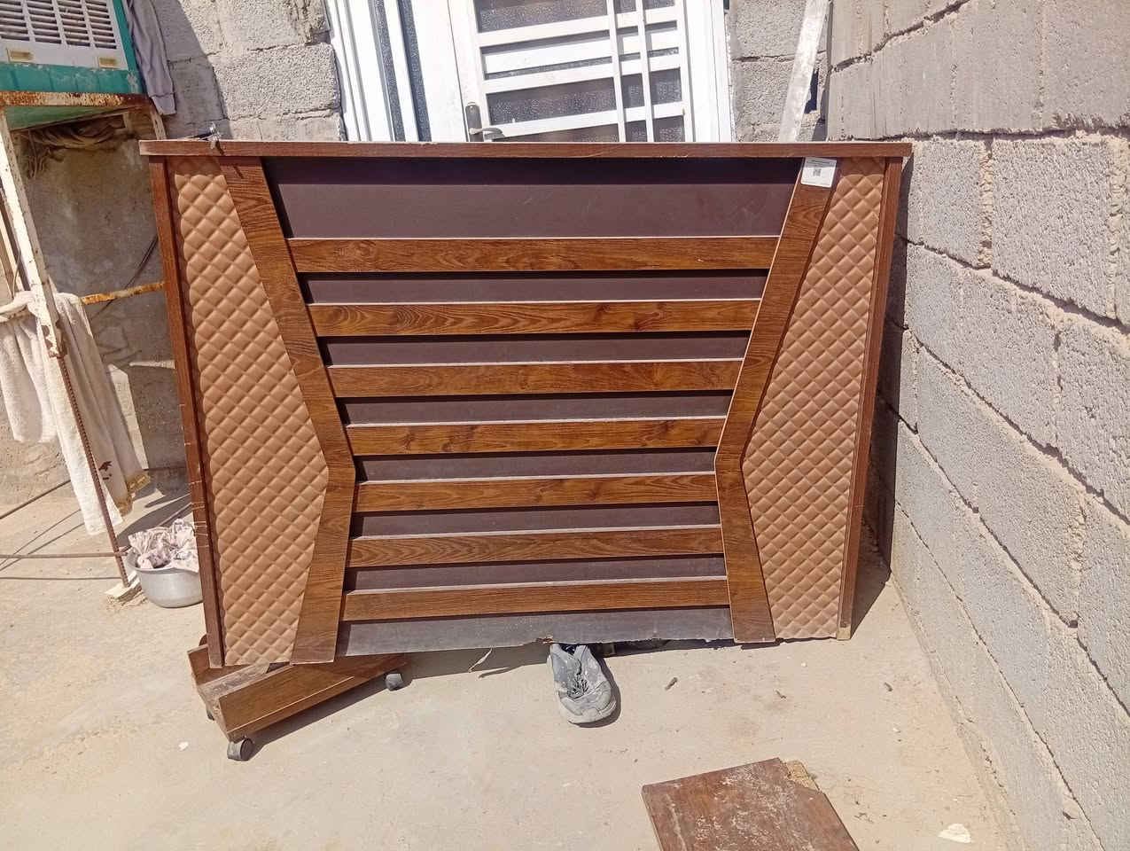 ب٦٠ الف بدال مامشمور بالحوش وتاكله الشمس اريد ابيعه  مكان نجف طريق كربلاء عمود١٧٠ ***********
