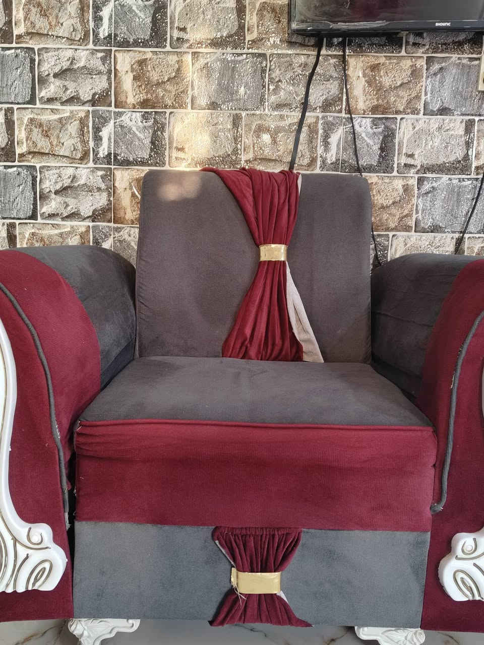 تخم 10مقاعد للبيع بي كرسي واحد مخلوع يرادله كبس فقط مابي شي
تواصل ***********
