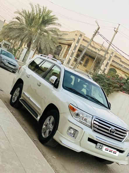 السلام عليكم لاندكروز موديل 2015مكفوله كفاله عامه ماشيه 100رقم بغداد باسمي أربع كامرات حساسات  شاشات مري قلاب بعد بيها هواي مواصفات السعر 
430وبيها مجال 
***********
