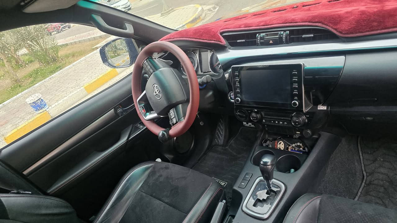 السلام عليكم
هايلوكس 2023 GR  أسود  سياره كلش نضيفه ومعروفه مواصفات الجي ار محركها2.8  كاز نظيف لان ابدل كله دهن من تويوتا كل 3 الف كيلوا 

*ماشيه 53 ألف كيلو
* سياره مابيها صبغ وجديده فقط بيها  تكحيل طعجه صغيره بالبنيد مضروبه بعصا وصغيره بالتكمه 
-سعر 373 $وبيها مجال  للجدي
مكان سياره البصره ***********

متوفر على الواتس اب
