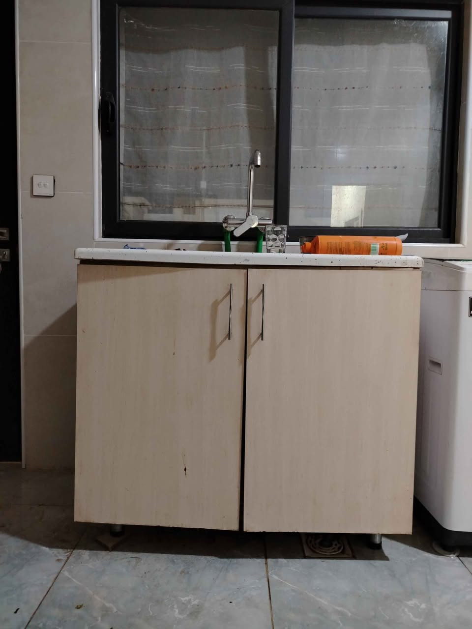 كاونتر،خشب تسگام
كاونتر متر ونصف مع مرمر
وسنگ متر و20مع مرمر
للبيع بسعر 200الف قفل،،، كربلاء, العراق


**إذا كنت صاحب هذا الإعلان وتريد حذفه لأي سبب، رجاءا أرسل رسالة إلى الدعم الفني**