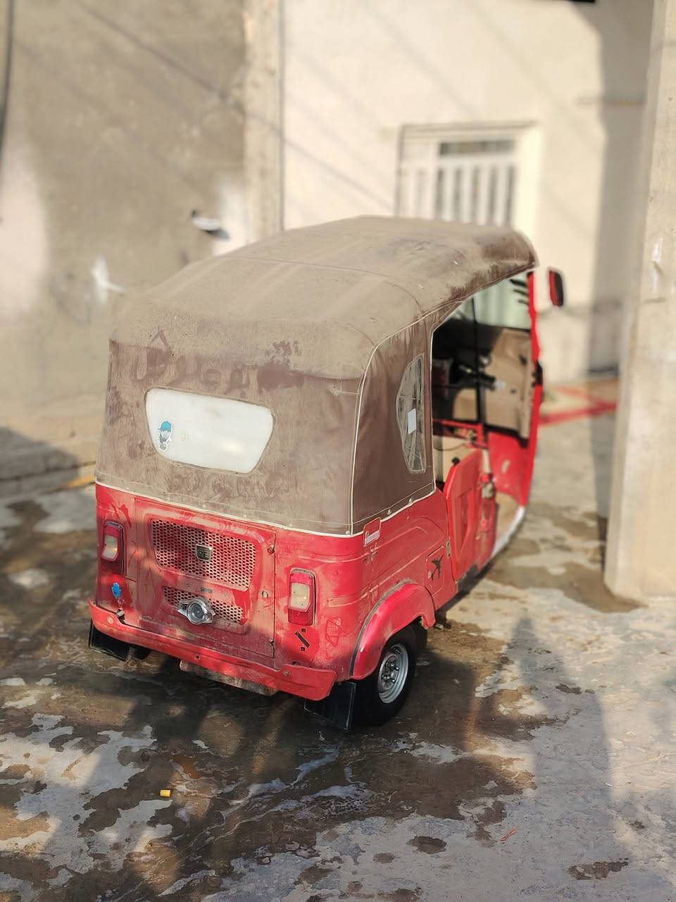 سلام عليكم تكتك للبيع موديل 2022 شهر 2 سنويه مرقمه سعره خاص لشراي رقمي ***********
