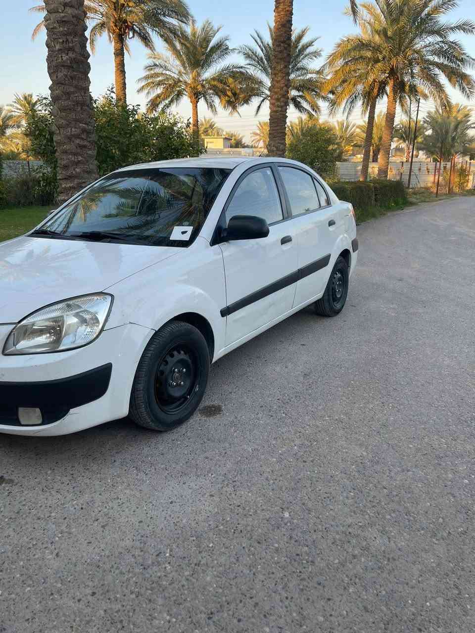 مساء الخير والعافية 
كيا ريو موديل 2009 
رقم بغداد انكليزي  تحويل ثاني يوم سنويه بأسمي شخصياً
سعر88$ وبيها مجال 
الضرر ماله باب سايق بي معجون شي بسيط اذا مبين يمك
محرك 1.6 كير ومحرك خير من الله  
تبريد + تدفئه  الجام كهربائي وليس جوبي 
تخم تاير جديد وسياره نضيفه كلش استخدام شخصي 
العنوان بغداد التاجي 

رقم الهاتف. ***********
رقم الواتس اب. ***********
