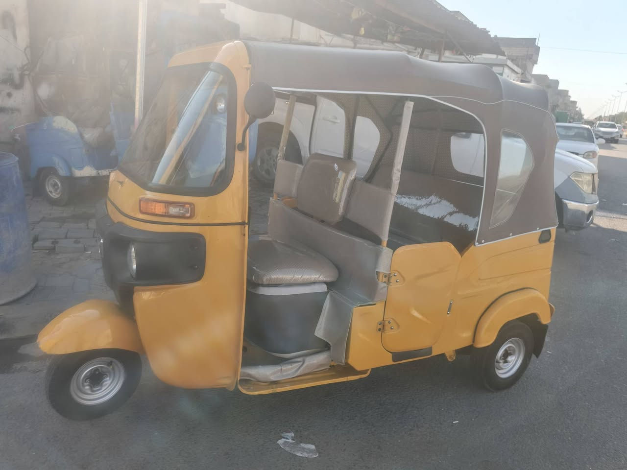تكتك كلش نضيفه وحلوه وجاهزه الشغل ما بيها نقص مديل 22
رقم وسنويه سعر  ثمانيه وربع وبيها مجال حك الجيه  تصال وتساب وعادي ***********
