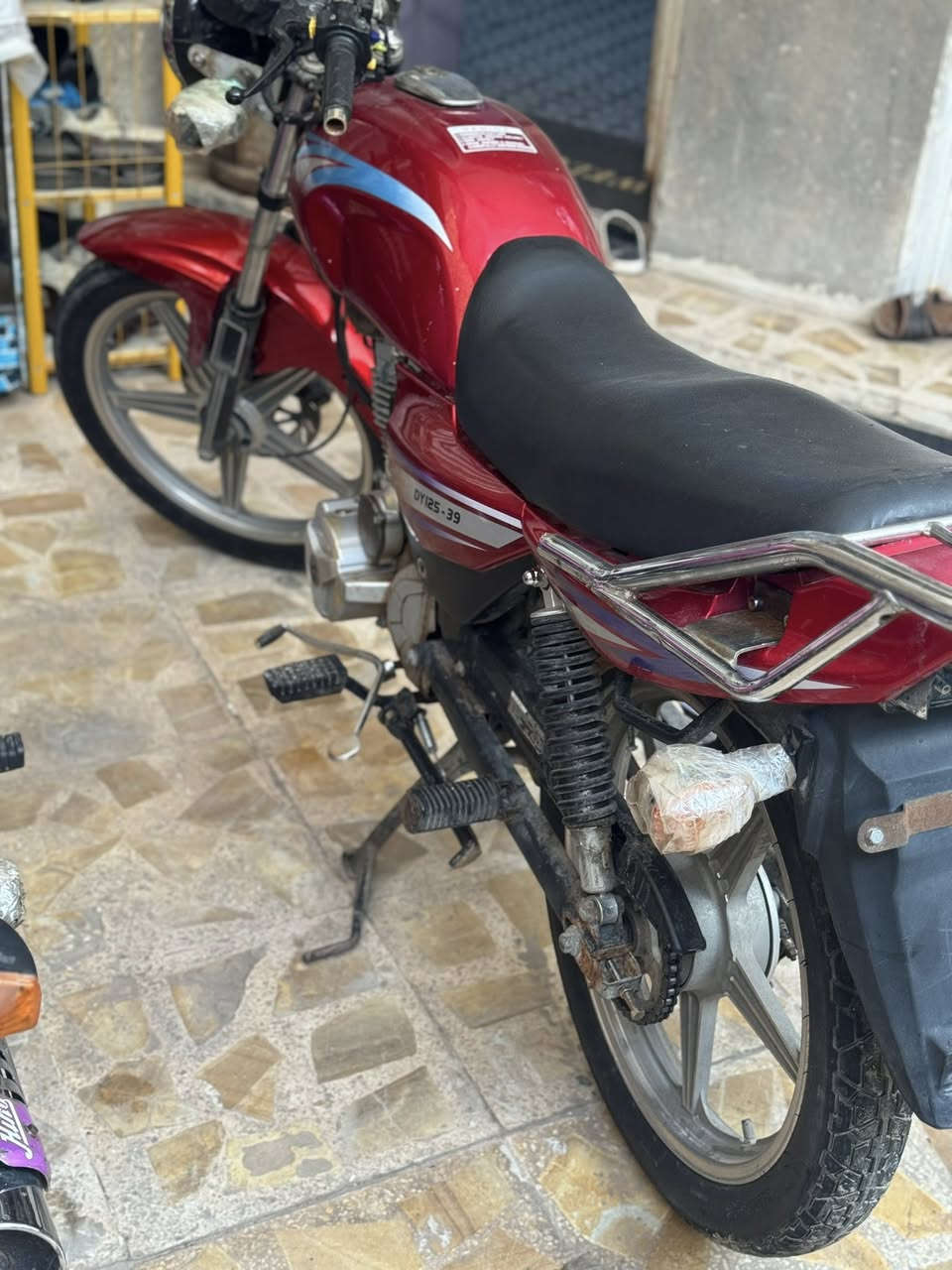 دايون 17 طالعه ب18
كامله كلها مامعتازه شي مال جناي سعرها 750
رقمي  ***********
