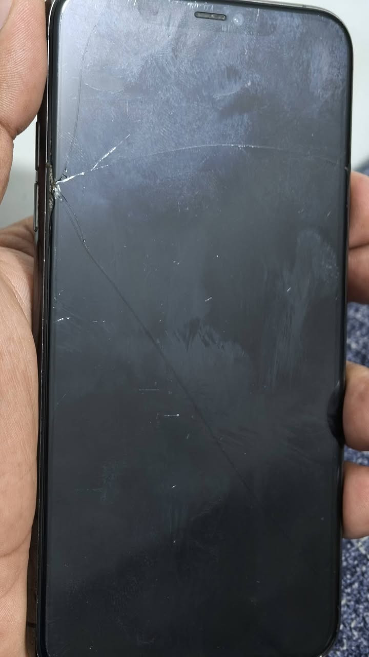 للبيع iPhone 11 Pro Max بحالة جيدة، مناسب للاستخدام اليومي.
📱 الموديل: iPhone 11 Pro Max
🎨 اللون: رصاصي
💾 السعة: 256GB
🔋 البطارية: مبدلة بنسبة 100%
🖥️ الشاشة: أصلية، تحتوي على فطر (موضح بكل شفافية)
🔌 الملحقات: الشاحن فقط
💰 السعر المطلوب: 250,000 دينار عراقي (قابل للتفاوض بالمعقول)
📍 العنوان: بغداد – حي أور
📞 للتواصل: ***********
ملاحظة: الجهاز جاهز للفحص عند الاستلام، والبيع نقدًا. يرجى التواصل للجادين فقط.
