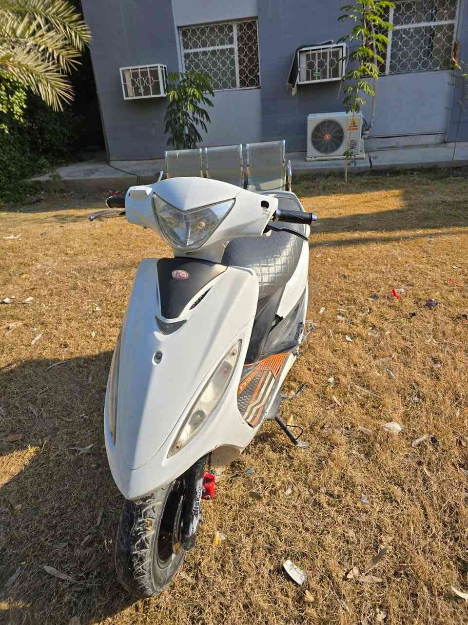 السلام عليكم دراجه كامكو جديده برغي مع مفتوح بيها  الدراجه مالك حاويه السعر 650
***********
رجاء مو شراي لا يعامل ولا يخابر.
