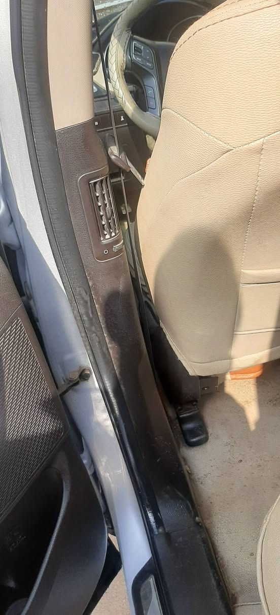 سنتافيا ٢٠١٥ رقم ذي قار حرة شرط التحويل كفالة كير محرك ٦ سلندر ٧ راكب تبريد تدفئة حدادة جديدة طوبة بيه بنوراما وبنيد اثر جفية خفيفة الصفاح سليمات وبيهن جراد  السعر ١٠٥ وبيه مجال  ت *********** مكاني بصرة
