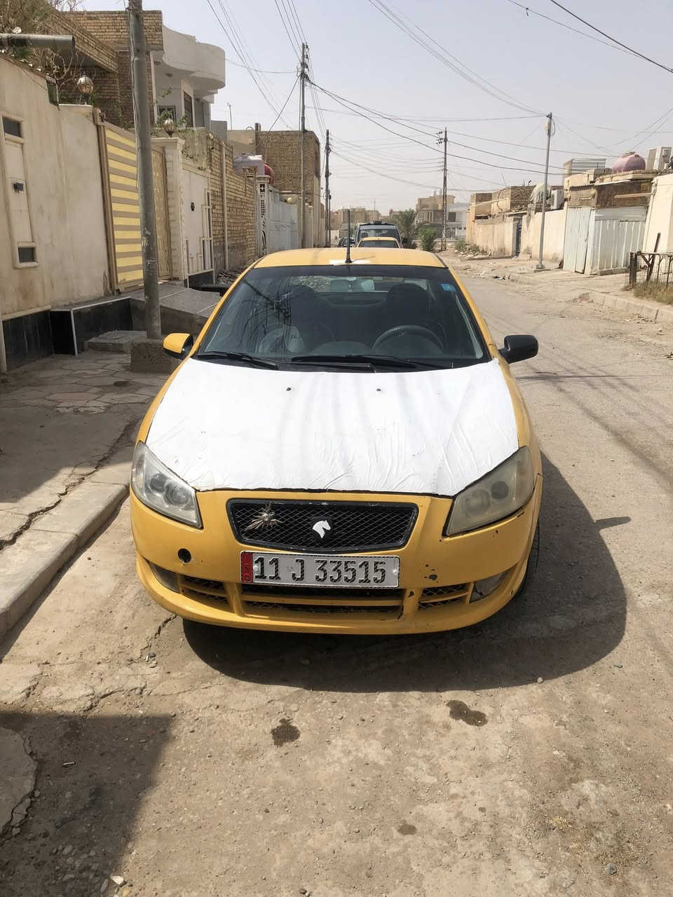السلام عليكم السيارة للبيع سمند رنا موديل 14 تكسي ورقم بغداد دولي حداديه جديدة ومكينة وكير جديد وتبريد السعر ٣٤ ورقة وبيه مجال قليل رقمي *********** مكاني بالعمارة
