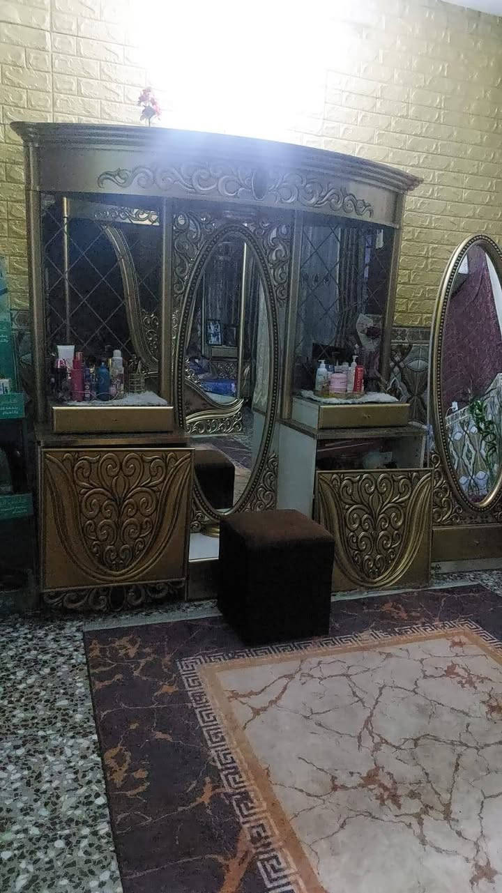 غرفة نوم تركي مستخدمة للبيع نضافة 80 بلمية مكاني بغداد رئاسة العبيدي سعرهه كامله مع ملحقاتهه مليون وتسعميه وبيهه مجال للأستفسار آكثر التواصل مع ***********
