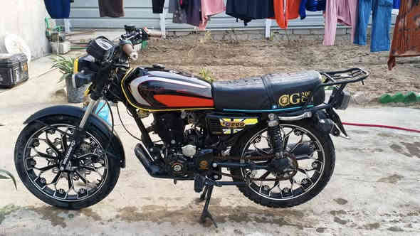 سلام عليكم دراجة سيفان 25 أوراق الدراجه نضيف وخير من الله شوفت عينك مكاني حله قرب شريفه بنت الحسن ولي موو شراي لايدخل رجأأ 0789 158 0861
