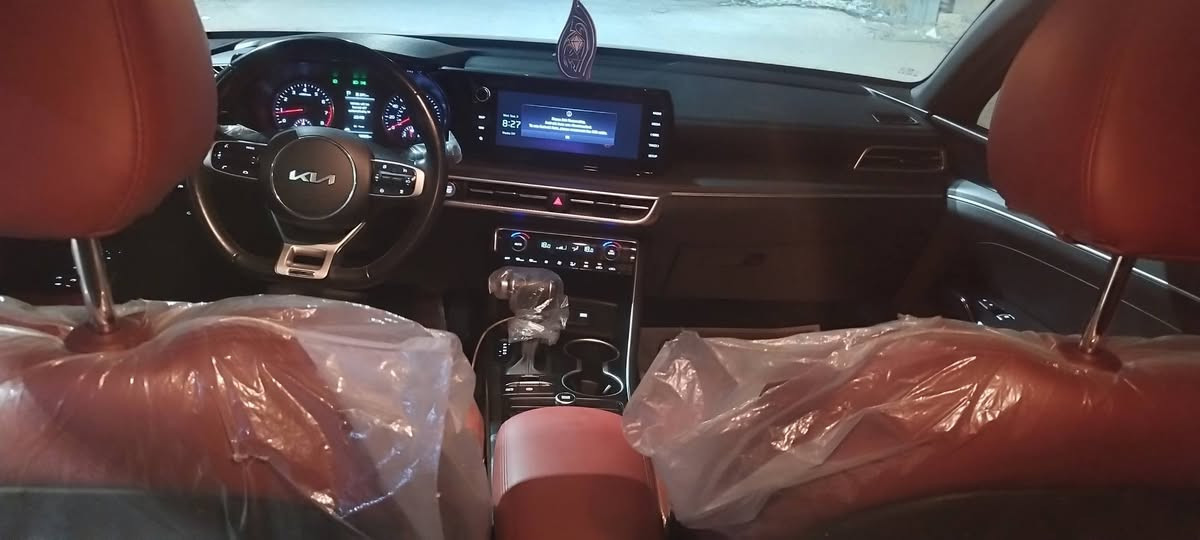 كيا كي فايف k5 جي تي لاين اعلى فئة للبيع ١٦٠٠ تيربو  موديل ٢٣ ماشيه ٥٠ اربيل فول فول عدا الفتحة المواصفات معروفة لونها سيد الالوان اكيد اسود اربع انواع قياده ويل اكبر حجم و الحادث جاملغ بدون اضرار داخلية لتواصل واتساب ***********
