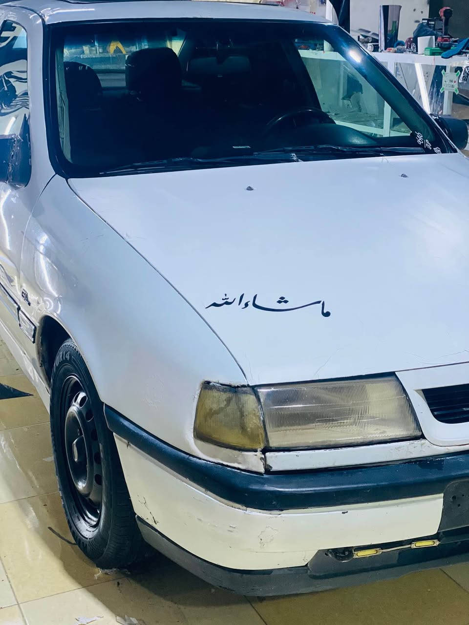 ئؤپل فيكترا ١٩٩٢ 
مةكينة ١٨ 
ئارم بلاستيك 
گير و مةكينة بة شةرت 
توند تولي بة شةرت 
دةعامي بو دةعامي بة شةرت 
جركةي تيا نية 
كارةباي لايت و بةگ لايتي بة شةرت 
جوار تاية ويلي نوي 
پشت و پيشي نوية جركةي تيا نية 
سةيارةكة دةعامي بؤ دةعامي بة شةرتي فةحس و فيتةر 
مالي دؤستة 
زور زور خاوين ماوةتةوة 
خايسي نية 
شوين كؤية 
***********
*********** كويسينجاك, أربيل
