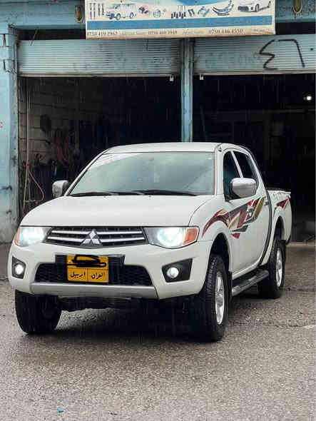 قەزافی بەنزین ٢٠١٠رەقەم هەولئر دەبل ئەکسل  
گئر مەکینە بەشەرت
دو بستی سبوخە بەبئ دحمو  لئ دران 
جوار تایەی نوی تازە لۆ بەسترایە 
دەحامی لۆ دەحامی  تەحویل خرامە بەشەرت 
شوئن سۆران 
***********
سحر ١٢٨مەجال سوران
