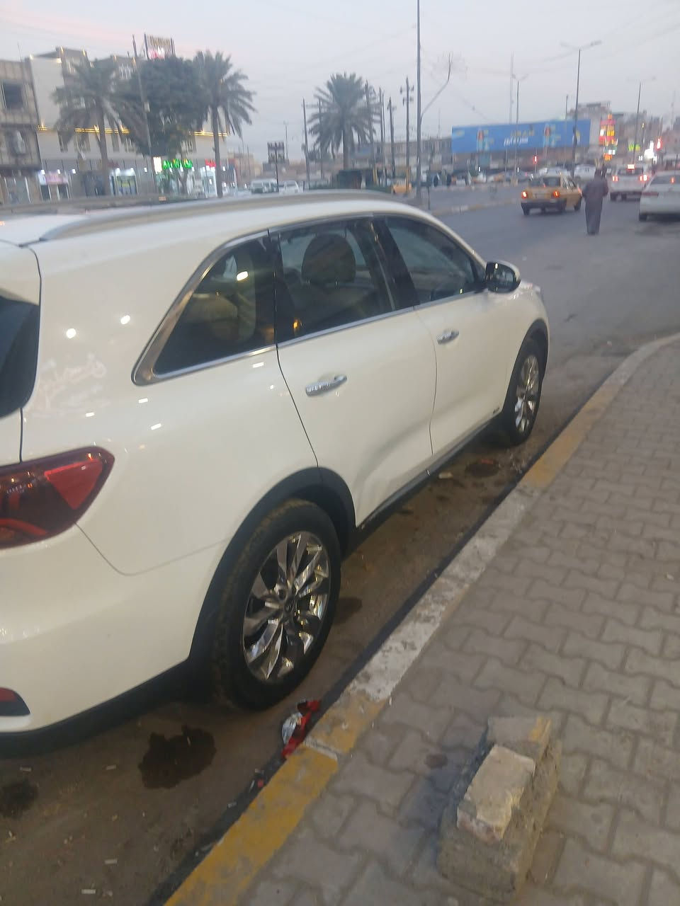 سياره سورنتو موديل 20 كويتي فوم مواصفات ماكينه 6 سلندر رقم بغداد السعر270.     ***********
