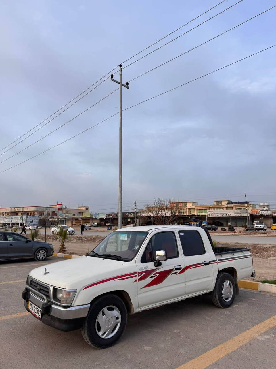 بيكاب تويوتا أرنه ب موديل ٢٠٠١ داخل سور مه كينه سبي  سياره كه غازو به نزينه تحويل وكاله غرامه ي به شرته كيرو مه كينه اكسن ته بريت به شرت حيزام صبوخ بي داخل هه ر ٤ تايه جديده سياره كه جاهيزه بي مسروفه ده عامي بو ده عامي به شرته
 سحر ٧٥وه رقه مجال
☎️*********** أربيل, العراق
