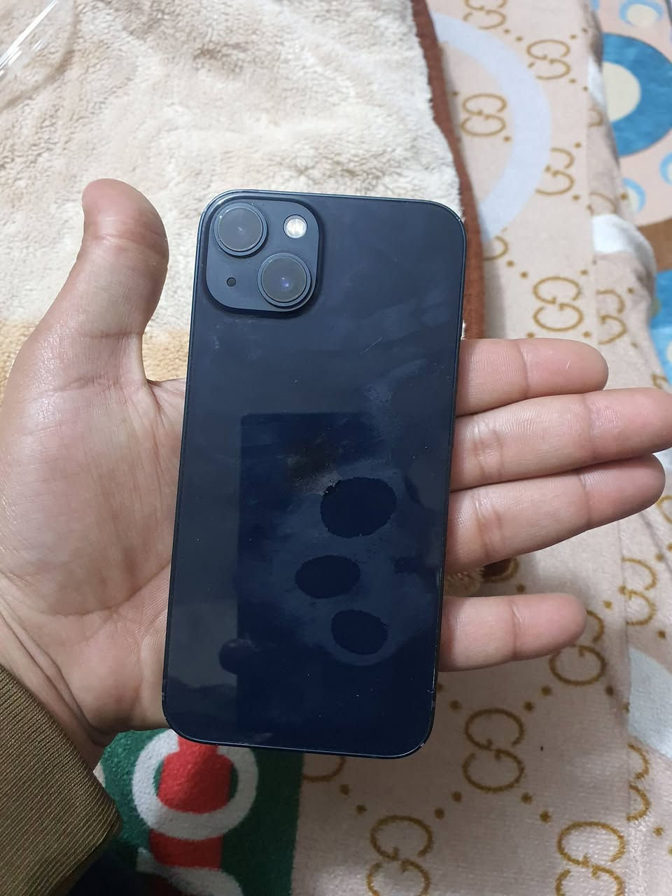 سلام عليكم  ١٣عادي اخي اقرة تفصيل
١٣ عادي كلة بلادي بس من وكع كامت شاشة تلمض  اول متفتح قفل وبعدين تستقر  شاشة مفطورة ولباقي مكفول

بطارية ٨٠ ذاكرة ١٢٨

قيم وخذ بس لحد يكسر بي
كلة يشتغل ***********
