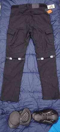 بنطلون • ماركة • بكسرات