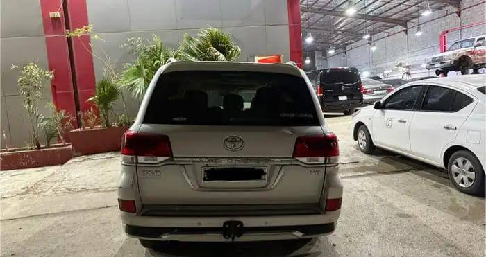 السلام عليكم ورحمه الله 🌹

للبيع تيوتا لاندكروزر ابيع على حادثها

ايرباكات كلها طاكه سستم كامل

حجم المكينه  8سلندر 5700 بلادي وحاليا مو شغاله اثر الحادث 

الشاصي بي ظربه مكان الحادث واظح

السياره استعمال شخصي فقط سابقأ

موديل 2017 اصل بلادي شركه عبد اللطيف

ماشيه 97000الف اصلها بلادي

السياره سابقأ كفاله عامه بشرط باقي السياره كفاله من الخدش والبارد

ملاحظه🚩 مكينه طافيه مو شغاله سبب الحادث 

السياره باسمي شخصي رقم اربيل جديد🚩

السياره تحويل مباشر سنويه وهزه جديد

السعر 📍(( 150$ ورقه  ) وبي مجال بسيط

ملاحظه:::# توصل اي محافظه تريدها 

حسب الاتفاق 
للاستفسار اكثر اتصال أو وتساب 

***********
