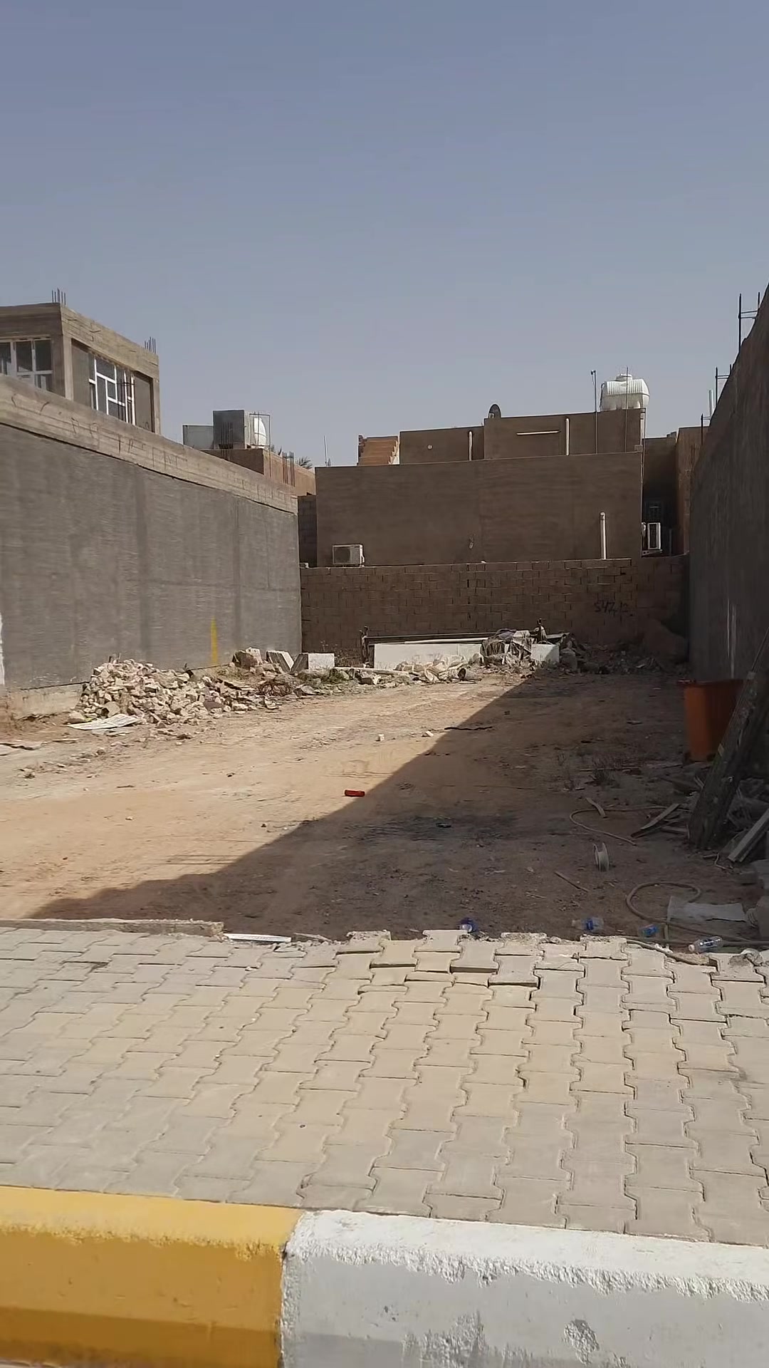 🏫مكتب ابو صبار للعقار🏫 

   قطعة ارض سكنية وتجاريه للبيع رقم  القطعه3549 مساحه 250m واجهه10m      نزال 25m الموقع/نهايه شارع الحضره  .مقابل محلات سالم البندر..
للأستفسار //مراجعه مكتب ابو صبار للعقار
 🌏
عنوان المكتب / الانبار/  عنه /نهايه شارع الحضره  قرب جامع النور

او الاتصال على الرقم ***********☎️ محمد ابو أوس .. 
يتوفر اتصال ع الواتس ايضآ📩
