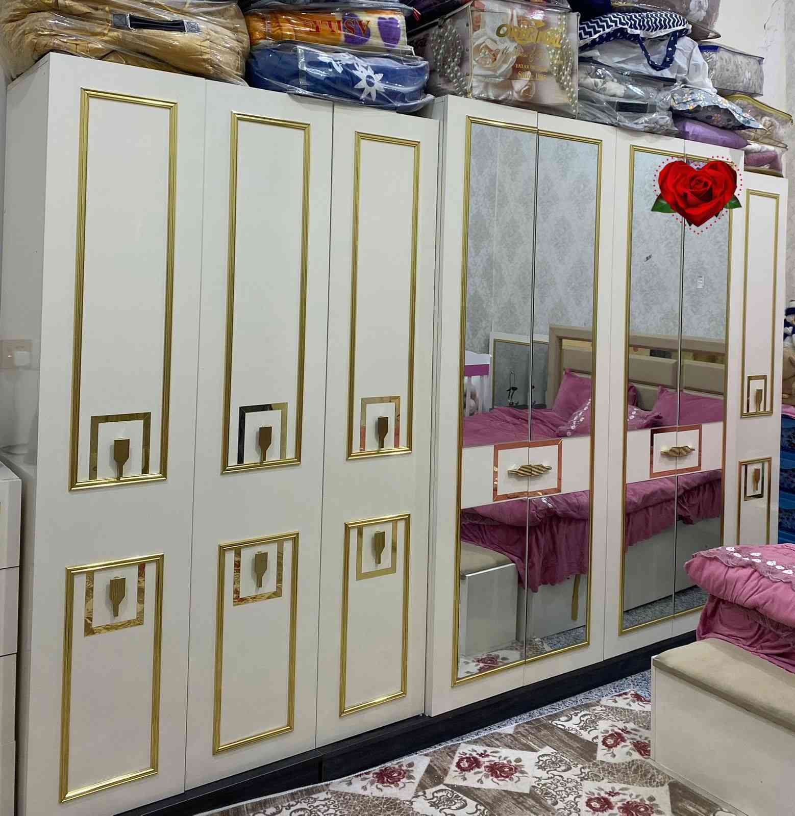 غرفة اخشاب تركي مثل ماموضح بالصوره غرفه نضيفه كنتور 6 بيبان وملحق بابين وجربايه شايل الجك مسوي تخته كلش قويه صارت عليه ب100
السعر 900
***********
