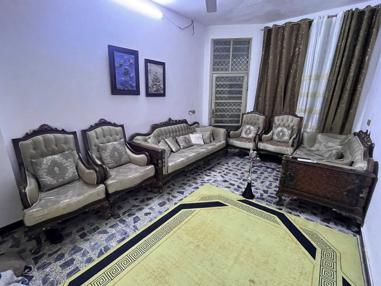 السلام عليكم
تخم قنفات تركي ١٠ مقاعد نظيف جدا 
السعر ١٥٠٠٠٠٠
مليون ونص 
بغداد حي اور (***********)
