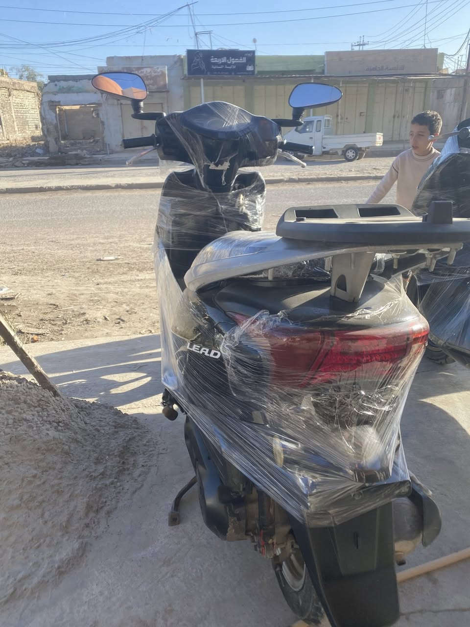 س ع خوان ليدي حديث  مفتوح دراجه مرتبه ونضيفه مكينه زلال ٩٠٠ وبيه مجال بصيط
***********هـ
