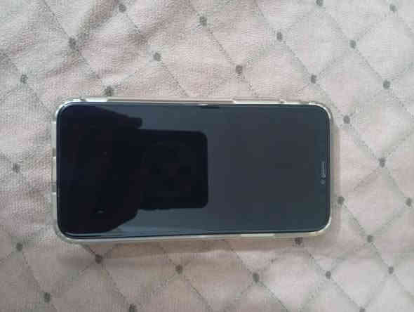 ايفون XS
—————————————
الجهاز بلادي نضيف كلش كلشي ممبدل بي 
نموذج M
البطاريه 77 بلاديه ممبدله
ذاكرته 64
الجهاز كلشي شغال بي بس بي خلل نقاط سود بلكلمره بس من تحطها بورتريه ميبينن 
مكاني بغداد البياع حي التراث 
السعر 170 
رقمي ***********
