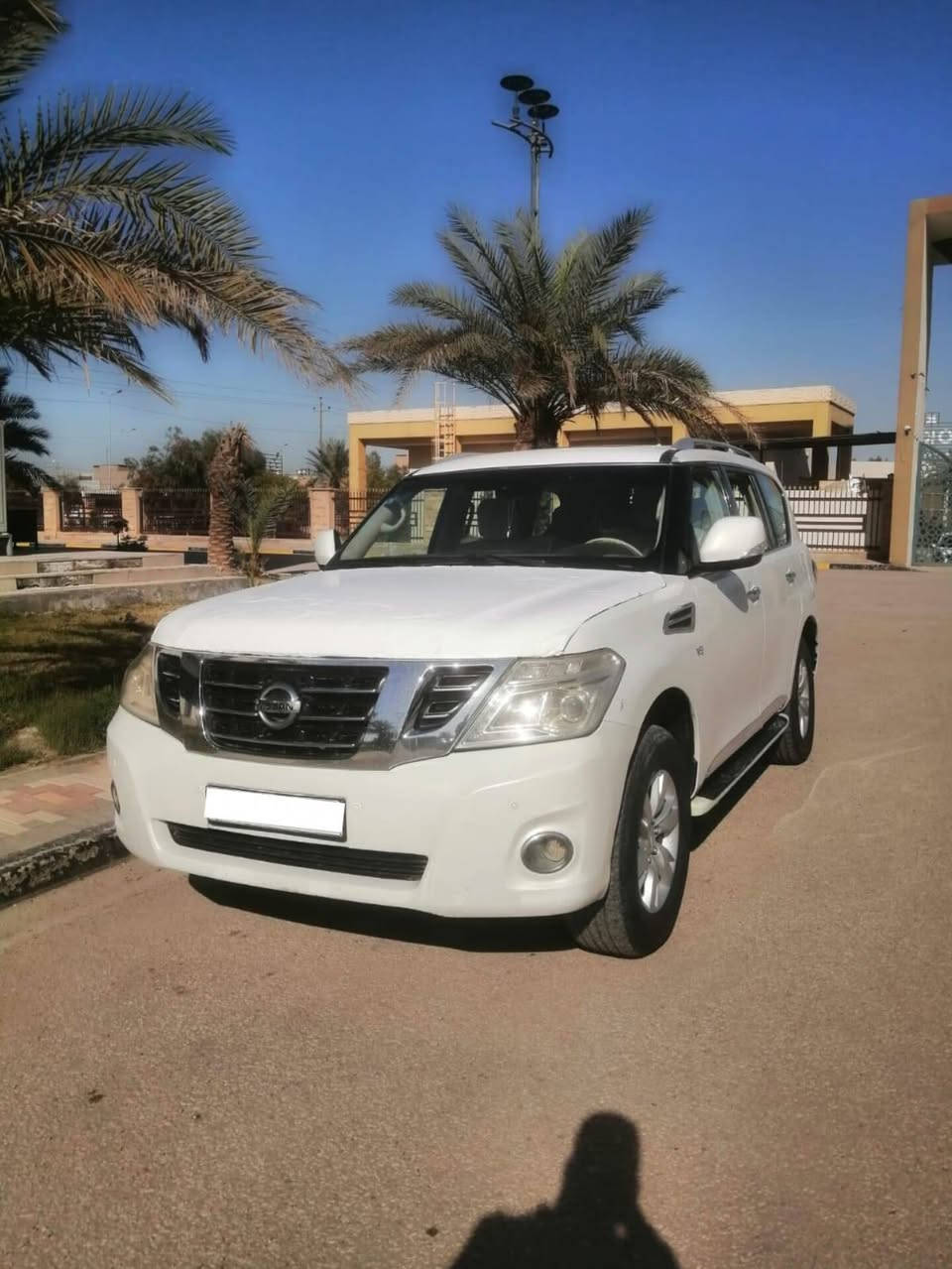 نيسان باترول سيف العرب 
 موديل 2010 وارد خليجي كفاله عامه من الضربه والتبديل والصبغ عده بارد بالجنطه واثر شخوط سونار موجود
رقم بغداد انكليزي بسمي مبدل محرك جديد + كير مكفول 

المواصفات :

لون ابيض صدفي مميز

محرك 8 سلندر

 تتسع المقصوره 8 راكب

المكينه الصغيره المرغوبه
 5600

القوه الحصانيه 320

تنفس طبيعي 

نظامABS

مساعد الفرامل barke assist

نظام المحافظه على المسارVSC

نظام توزيع قوه الفراملEBD

نظام مساعده التسلق

نظام مانع انحدار

نظام صوتي شبابي

حساسات اماميه 

حساسات خلفيه

حساس اطارات

شاشة كامره

4وضعيات قيادة
 رمال .ثلوج . صخور
طرق وعره

فتحه سقف كهرباء

صندوق كهرباء  

بصمه تشغيل

بصمه ابواب

قبضه ابواب نيكل

كشن السايق كهرباء

كشن الخلفي منفصل ملكي

كشنات حضن

اشاير باالمري

مانع انزلاق

مانع انغلاق

اناره محيطيه داخل المقصوره

مثبت سرعه

اوكس / يو اس بي 

داخل كريمي+صاج ملكي 

تبريد ثلاث قطع مركزي

طفايه بالصدر

طفايه خلفيه 

وهواي بعد بيه مواصفات

السعر 185 
 
للاستفسار ***********

