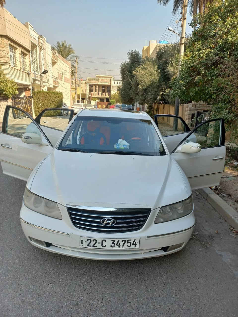 السلام عليكم 
ازيرا ٢٠٠٩ الكاصد خليجي محرك ٣٣٠٠.. بيه بنيد مصبوغ اثر صقوط شجره عليه ودعاميات خلفي امامي والجوانب الجوه بيه فابلون مثل مموضح بالسوناروبصمه الباب السايق قفل تقفل بس فتح مرات تشكل بيه خلل بسيط ..السياره فتحه برده بلادي بصمه ..تشغيل عن بعد تدفئه تبريد محرك كير جديد صدر جديد السياره مال جناي جاهزه خزن كشنات كهرباء ..مري جوانب كهرباء شفط الي يعرفه ميحتاج شرح تجي تشوفه بعينك  السعر $بشده وبيه مجال رقم التلفون *********** واتساب
