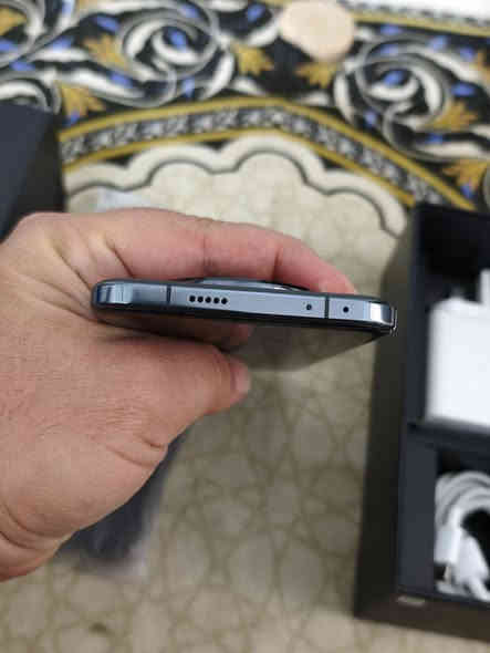 هونر ماجك 7 برو 
٥١٢ /١٢ 
نسخه عالميه 
ضمان الوكاله 
استخدام ٥ اشهر نظافه ٩٥ ٪
ملحقاته كامله 
بغداد الكرخ 
٨٤٥ الف وبي مجال كلش قليل 
***********
يوجد توصيل
