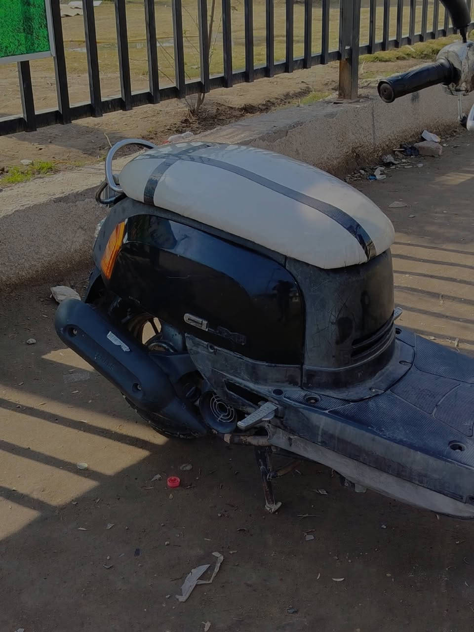 سلام عليكم دراجه بوليس للبيع الدراجه كلها بلاديه ومختمه ختم واحد المكينه مامفتوحه ناعمه الكهربائيات كلها شغاله   كيج بانزين اشاير شغاله سلف هندر شرط نكره الدراجه حلوه ونظيفه االسعر 600 وبيه مجال المكان مدينه الصدر
***********
