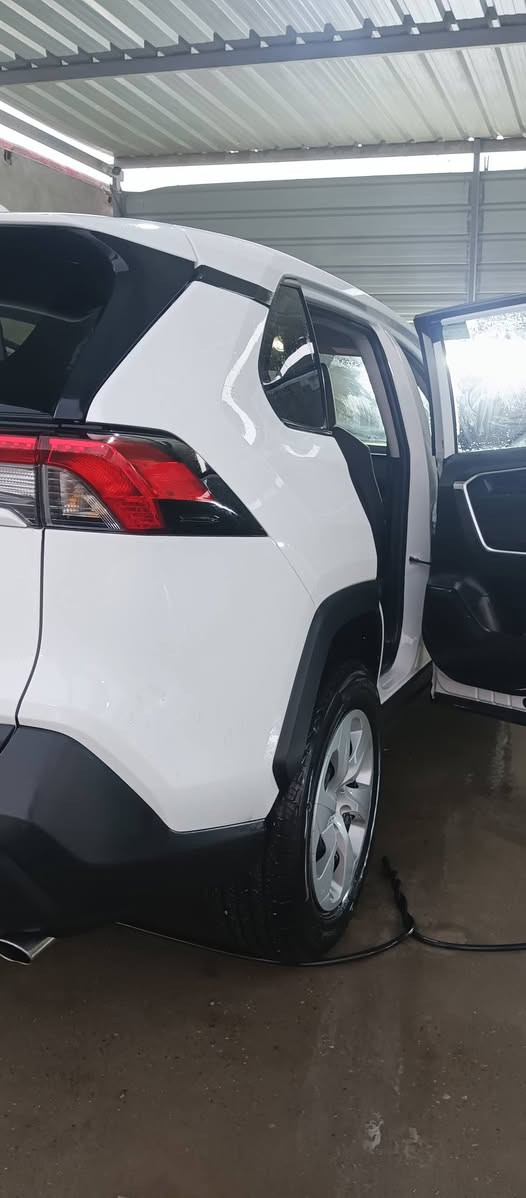 -#للبيع 
-#راف #فور 
- #موديل #2024
* موصفات LE 
* المسافه المقطوعه 15 الف 
* جديد جديد 
* تحكمات كلشي  بيه 
* اطارات شركه 
*محرك گير شركه كله جديد 
*تبديل قطعه جاملق النفر 
*بيه تعديل شبر بالبونيد فقط 
ملاحضه الاتصال بالرقم ***********
خاص ماكوو
