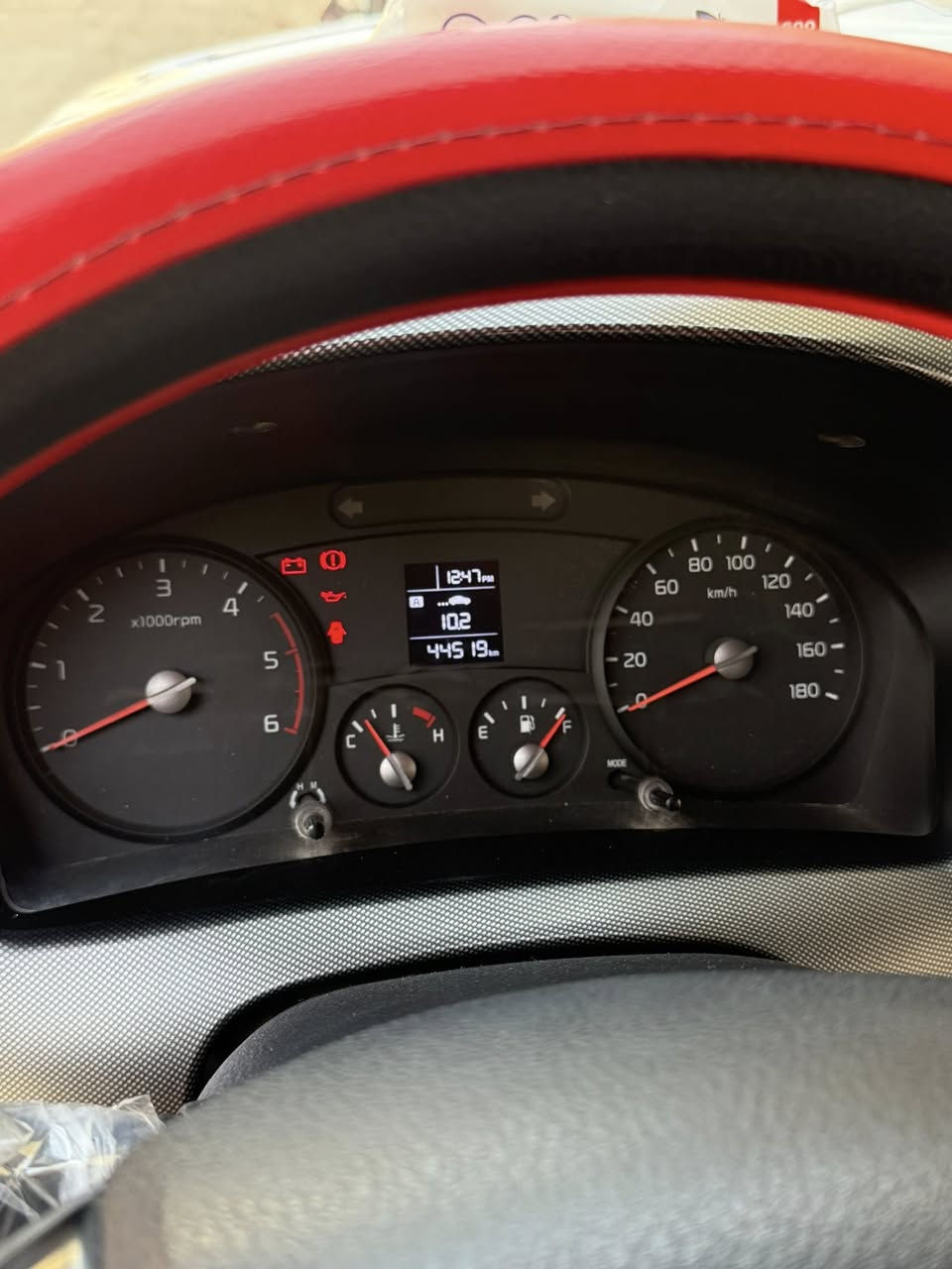 السلام عليك كياحمل للبيع مديل 2023 السياره كامله  خير من الله السعر 158مجال كلش بصيط رقم بغداد السياره مكفوله بس اكوضرر بلبدي شخط واضح بلفيديو السياره بسمنه تحويل ثاني يوم رقمي ***********
