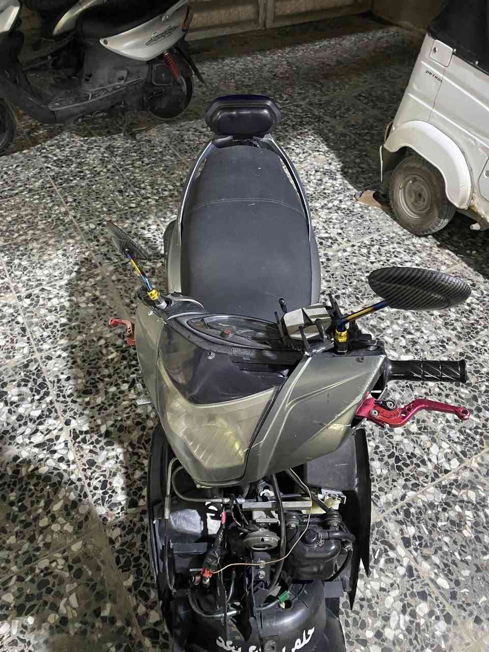 سلام وعليكم جيتي ار دراجه نضيفه اشاير بريكات كلشي شغال بيه دارجه نضيفه كلش سعره 400 وبيه مجال بسيط  مكان شعب شارع صحه رقمي ***********
