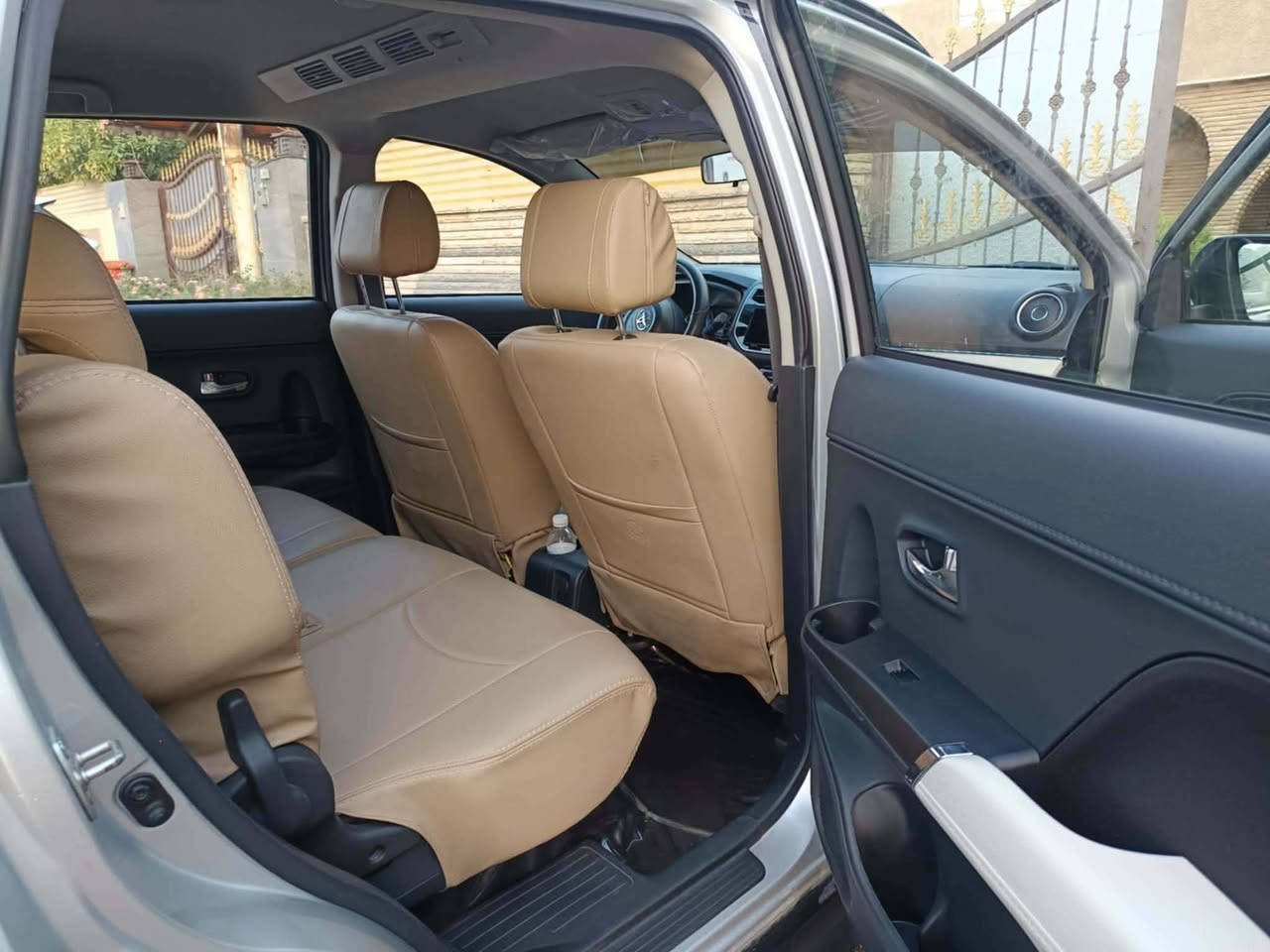 تويوتا روش TOYOTA0💯بيع ومراوس
موديل 2023
المواصفات: خليجي 
 
السيارة 7راكب مريحة 
تحكم استيرن
بصمة تشغيل 
نظام اقتصادي الوقود ECO💯
نظام مانع انزلاق ABS
نظام الثبات الإلكتروني ESP
كير اوتوماتيك
دشبول خياط
داخل لونين
تبريد خلفي منفصل

سبعة راكب
ستة ايرباك
حساس خلفي
اشارة بالمري
لد نهاري
لايت زنون(عالي+ناصي) LED
بك لايت LED
بك لايت ضبابي
خمسة ويل 
مدخل
‏BLUETOOTH 

 سياره مال جناي
ماشييه 24

الاتصال ☎️***********
