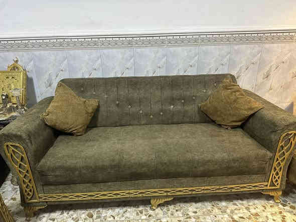 تخم لل بيع نضيف سعره 200 بي مجال ***********
