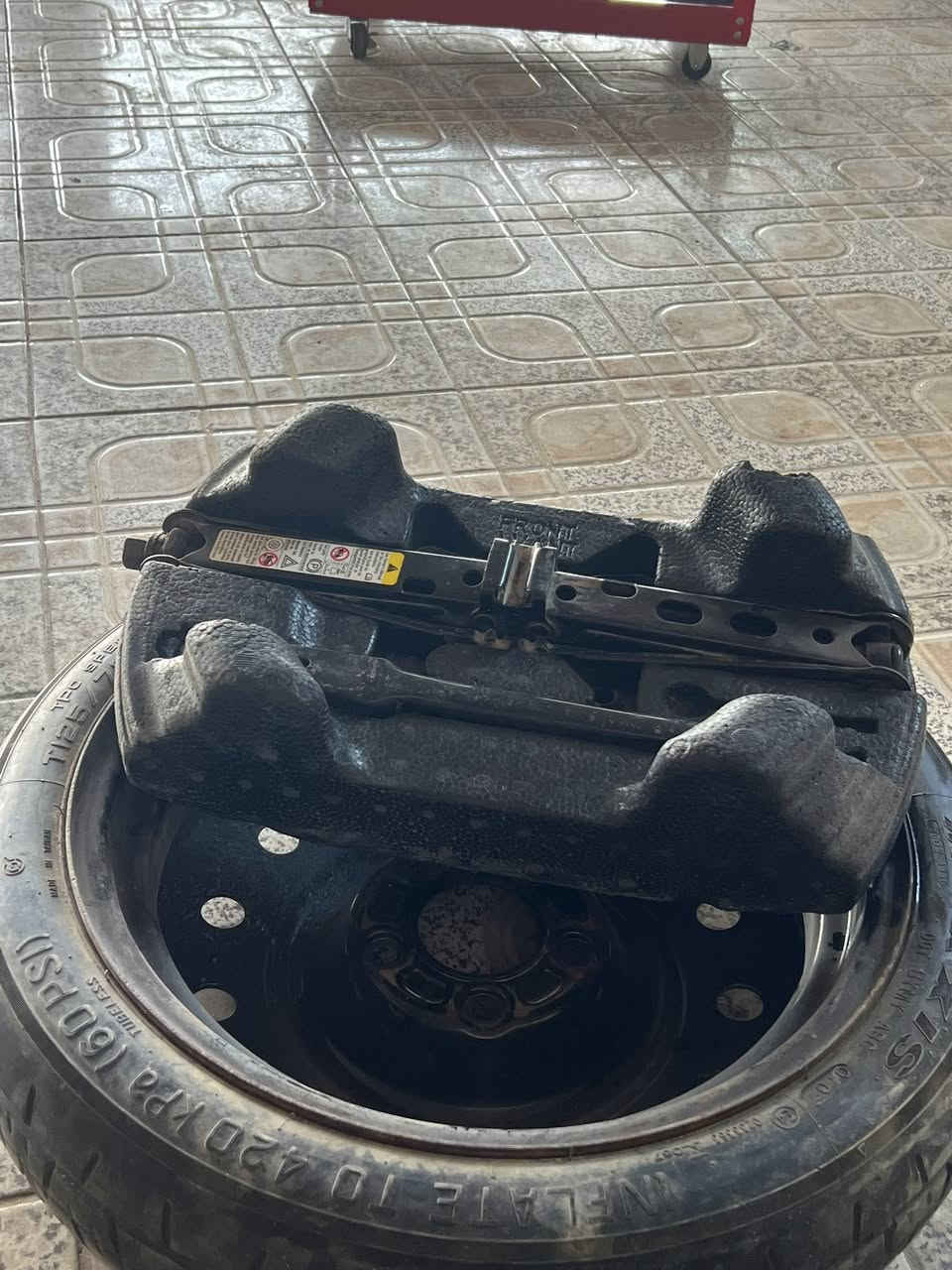 عبوة اخت الجديدة ٥٠ الف 
كفر بلاجكتور ٢٥ 
باور كصة ٢٥ 
ويل وتاير كصة جدد ب٥٠ 
ويل مع العدة وجك ب٤٠ 
***********
