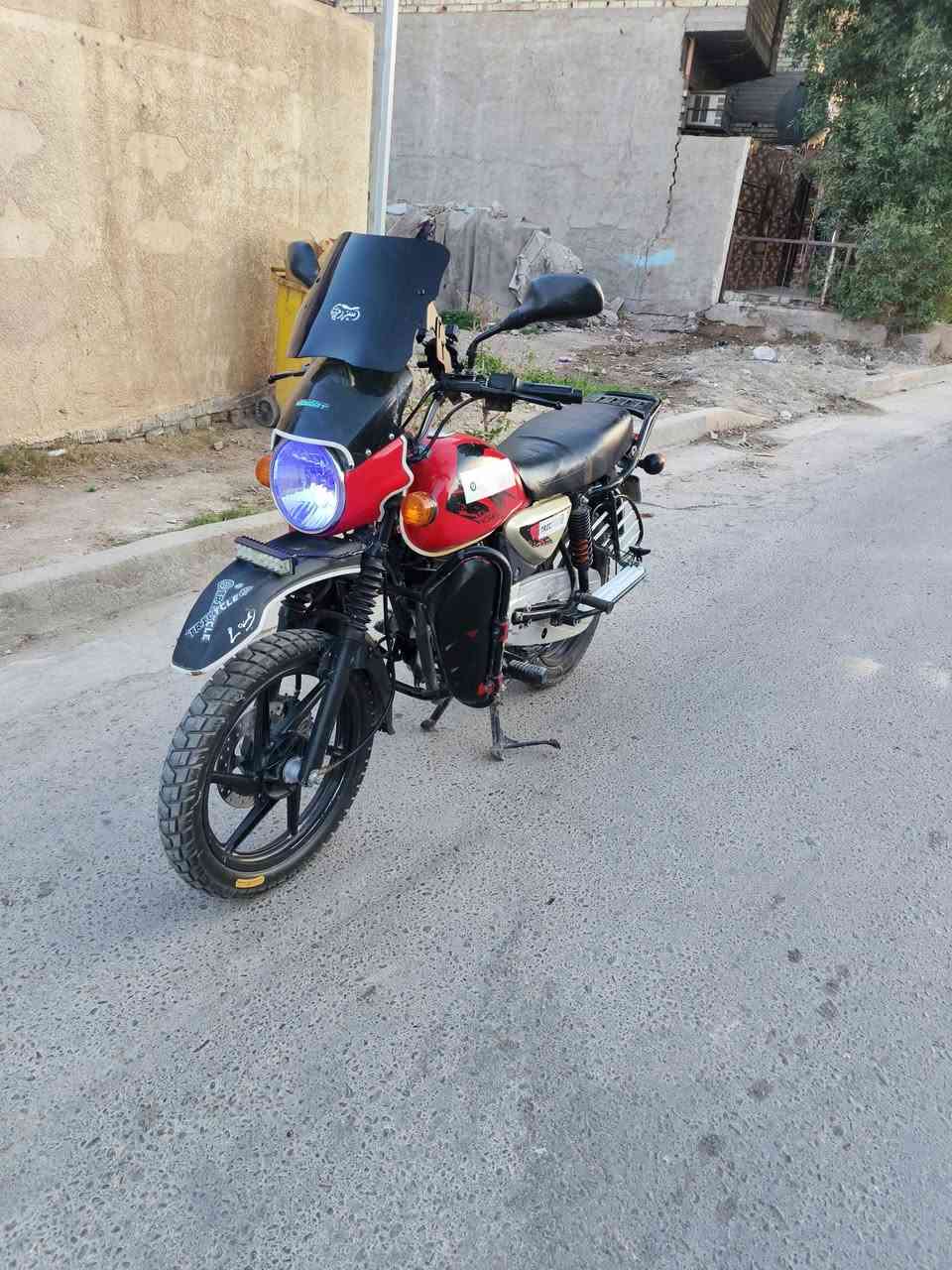 سلام عليكم بوكسر 23 رقم بغداد تحويل ب اسمي شوفت عينك دراجه مال شغل كبل ل شارع سبب البيع ضروف مكاني بغداد المعامل العماري قرب معمل التمر السعر 2250 وبيها مجال قليل ***********
